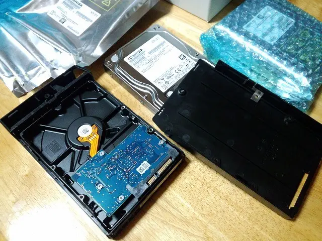 RAID構成のNAS IO DATA LANDISK HDL-GTR 2.0を中古でゲット