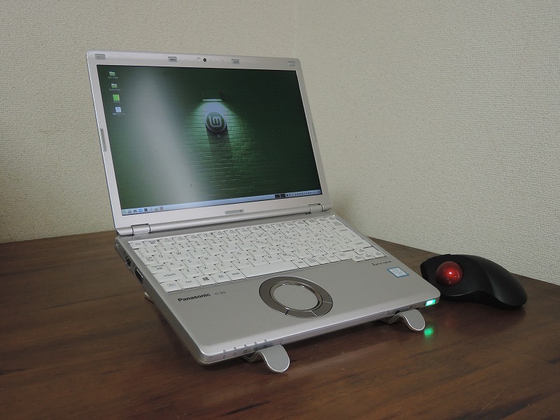 ノートPCスタンドを使用している状態