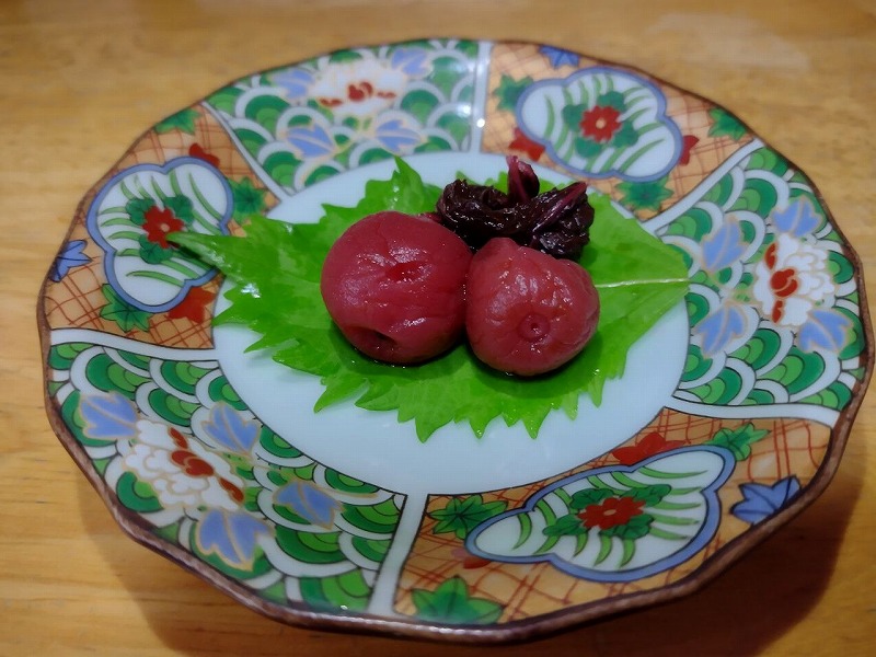 出来上がった梅漬けの写真(スマートフォンカメラで撮影)